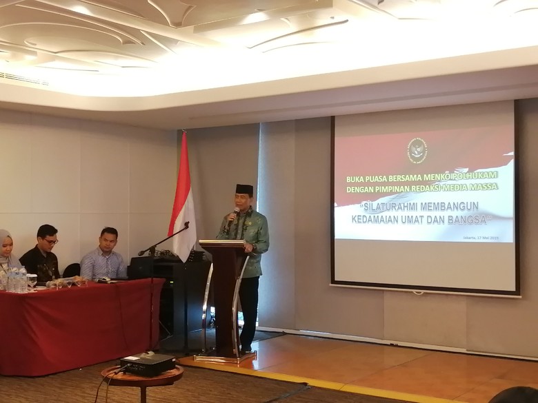 Wiranto Bingung Dirinya Mau Dilaporkan ke Mahkamah Internasional Wiranto Bingung Dirinya Mau Dilaporkan ke Mahkamah Internasional