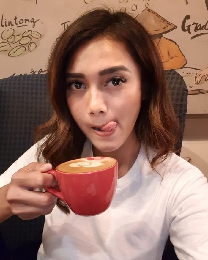 Jerseynya Ditandatangani Simic Ini Gaya Youtuber Jessie Yang Doyan Ngopi Foto 4 5621