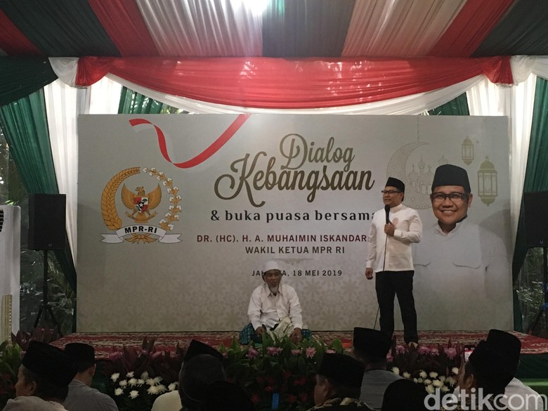 Buka Bersama, Cak Imin Berdoa Dapat 10 Kursi Menteri Buka Bersama, Cak Imin Berdoa Dapat 10 Kursi Menteri