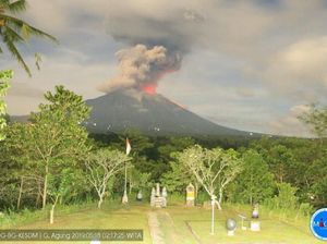 Gunung Agung Erupsi, Sejumlah Daerah di Karangasem Hujan Abu
