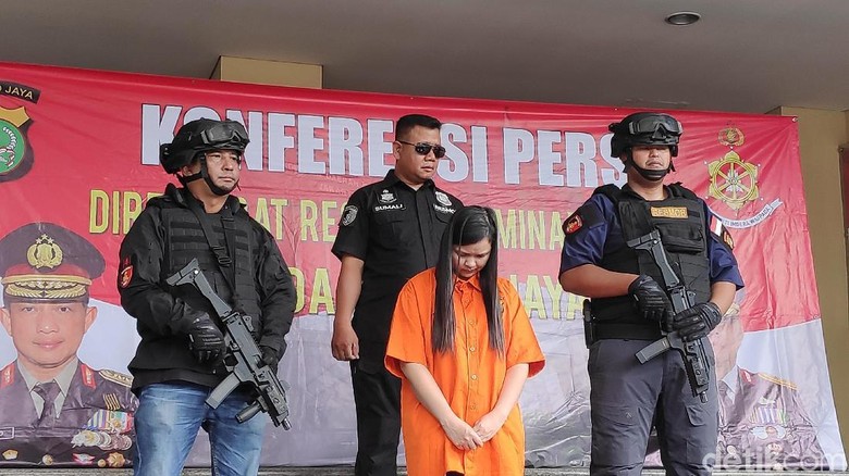 Rugikan Bank Rp 1,85 M karena Transaksi Game Online, Wanita Ini Ditangkap Rugikan Bank Rp 1,85 M karena Transaksi Game Online, Wanita Ini Ditangkap