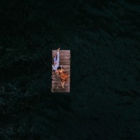 Foto dramatis ini diambil oleh fotografer berbasis di Bali, Indonesia, yakni Andra Lesmana dari The Limitless Moment. Foto: Dok. Junebug Weddings