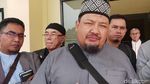 Potret Ustaz Iyus Tinggalkan Kantor Polisi Usai Penahanan Ditangguhkan