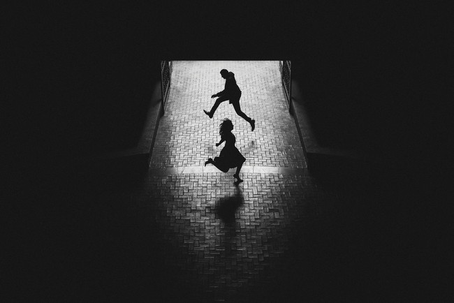 Konsep foto yang berbeda dan menyenangkan dari fotografer asal Malaysia, Vinoth Raj Pillai. Foto: Dok. Junebug Weddings