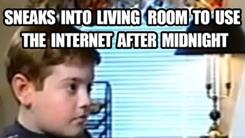 Diam-diam menyelinap nyalain komputer supaya nggak ketahuan ortu, tapi suara modem dial up-nya itu lho... Berisik banget deh! (Foto: Boredpanda.com)