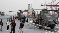 Dek kapal mampu untuk mendaratkan 6 helikopter dan secara teoritis dengan ski jump 13 derajat yang dimilikinya maka kapal ini dapat mengoperasikan pesawat V/STOL, seperti AV-8B Harrier dan F-35B. light deck dapat dimuati delapan helikopter ukuran sedang sekelas S-70B Seahawk/MRH-90, dan bila di total termasuk kapasitas di hanggar, maka bisa dibawa 18 helikopter ukuran sedang.