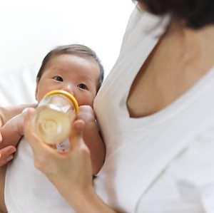 Viral! Jangan Minta Air Panas di Pesawat untuk Bikin Susu Bayi, Ini Sebabnya