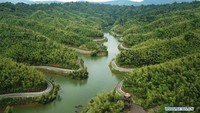 Jalan-jalan di pegunungan yang ditingkatkan kondisinya dibangun oleh pemerintah untuk membantu penduduk setempat. Istimewa/Xinhuanet/Yang Wenbin.