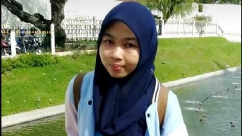 Duka Orang Tua Mahasiswi Al Azhar yang Tewas dalam Kecelakaan di Kairo Duka Orang Tua Mahasiswi Al Azhar yang Tewas dalam Kecelakaan di Kairo