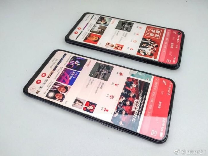 Bocoran Vivo Z5x (atas) Foto: Weibo via GSM Arena Bocoran Vivo Z5x (atas) Foto: Weibo via GSM Arena