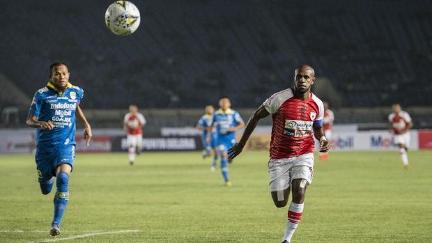 Persib Kalahkan Persipura 3-0