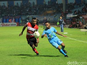 Persela Kalah Telak, Sisi Kanan Pertahanan Jadi Sorotan