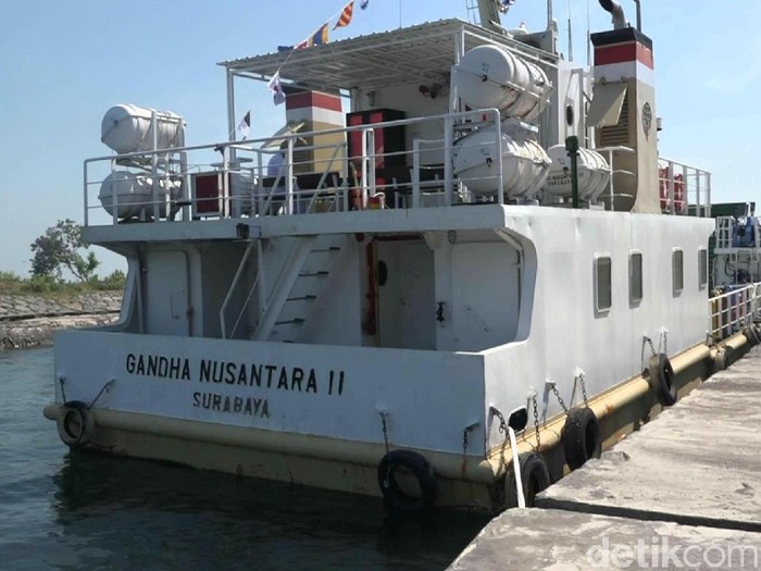 Kementrian Perhubungan menyerahkan Kapal Rede Gandha Nusantara 11 kepada PT Pelayaran Nasional Indonesia atau Pelni di Pelabuhan Tanjung Tembaga, Probolinggo. Kapal tersebut bisa digunakan untuk mengangkut pemudik jelang Lebaran nanti.