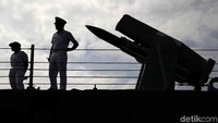 Indonesia dan Australia kini telah bekerja sama erat dalam berbagai area keamanan termasuk penanggulangan terorisme, keamanan maritim, bantuan kemanusiaan dan bencana, pemeliharaan perdamaian serta industri pertahanan.