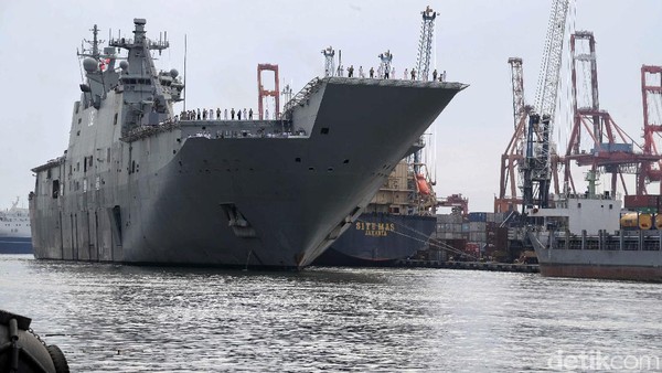 Dua Kapal AL Australia Merapat di Tanjung Priok