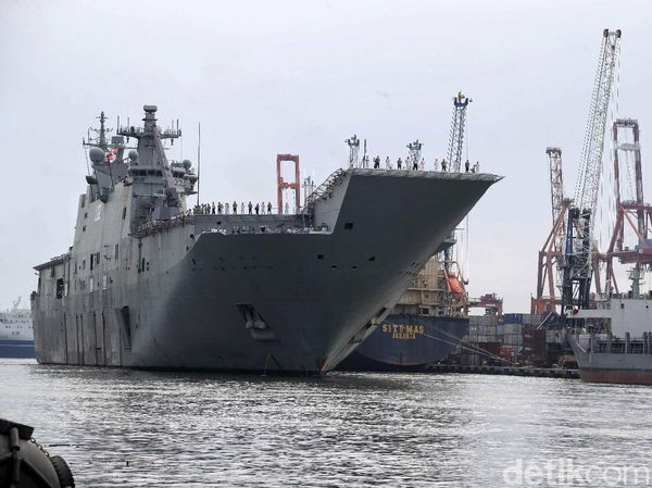 Dua Kapal AL Australia Merapat di Tanjung Priok