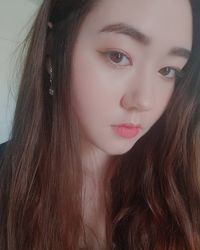 Artis KPop Cantik Ini Ungkap Detail Perawatan yang Bikin Kulitnya Glowing