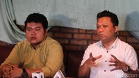Salah pembicara diskusi ini adalah inisiator Gerakan Satu Bangsa Stefanus Asat Gusma.