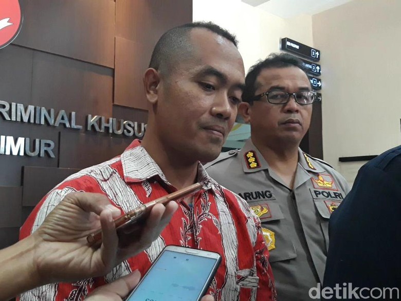Guru Honorer yang Ancam Bunuh Jokowi Ngaku Pendukung Prabowo-Sandi Guru Honorer yang Ancam Bunuh Jokowi Ngaku Pendukung Prabowo-Sandi