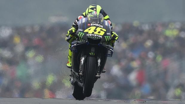 Valentino Rossi dinilai Giacomo Agostini tak mampu lagi bersaing dengan para pebalap MotoGP lainnya. (