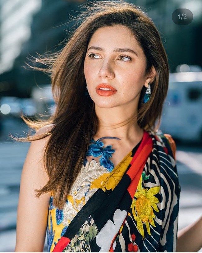 Mahira sendiri dikenal sebagai salah satu aktris Pakistan paling populer. Ia memulai kariernya sebagai VJ di televisi Pakistan. Foto: Dok. Instagram @mahirakhan