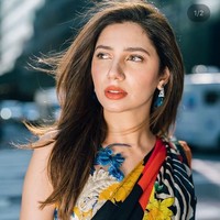 Mahira sendiri dikenal sebagai salah satu aktris Pakistan paling populer. Ia memulai kariernya sebagai VJ di televisi Pakistan. Foto: Dok. Instagram @mahirakhan