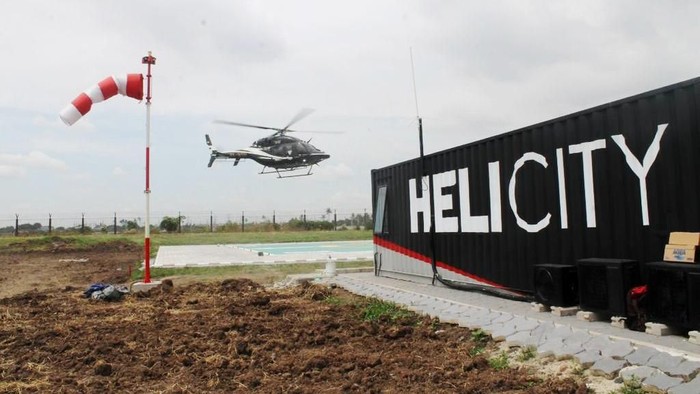 Helikopter bisa jadi alternatif masyarakat untuk mudik, dan termasuk mudik mewah. Mudik mewah dengan helikopter disediakan PT Whitesky Aviation.