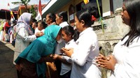Dari keterangan Kepala Dusun Thekelan, Supriyo, aktivitas toleransi di Thekelan harus dilihat dari sudut pandang tradisi masyarakat setempat. Ia bersama 720 lebih masyarakat Dusun Thekelan sepakat, untuk teguh menjaga persaudaraan tanpa membeda-bedakan keyakinan.