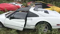 Awalnya mobil diniatkan untuk dijual semuanya sebagai satu paket setelah sang pemilik dan fasilitator gudangnya berselisih. Foto: Carscoops