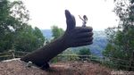 Foto: Hutan Pinus Pengger yang Instagramable di Bantul