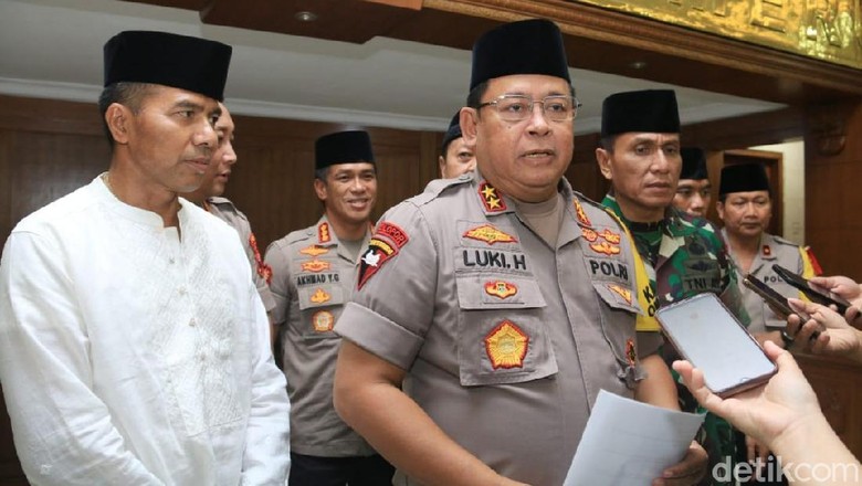 Polda Jatim Gagalkan Tiga Bus Diduga Massa People Power ke Jakarta Polda Jatim Gagalkan Tiga Bus Diduga Massa People Power ke Jakarta