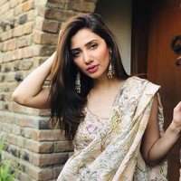 Aktris Pakistan, Mahira Khan menempati peringkat sembilan daftar wanita tercantik di dunia pilihan penggemar. Ibu satu anak itu mengawali kariernya sebagai VJ MTV. Foto: Dok. Instagram @mahirakhan