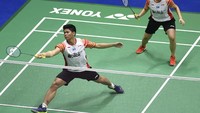 Sayangnya, Indonesia gagal sapu bersih setelah ganda campuran Praveen Jordan/Melati Daeva Oktavianti ditaklukkan andalan Inggris, Chris Adcock/Gabrielle Adcock, dengan skor 17-21 dan 18-21. 
