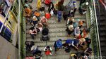 Tanah Abang Dipadati Warga yang Berburu Baju Lebaran