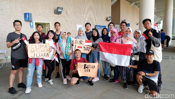 Suporter Indonesia di Piala Sudirman 2019. (Foto: Novita Dewi Salusi/detikcom) Suporter Indonesia di Piala Sudirman 2019. (Foto: Novita Dewi Salusi/detikcom)
