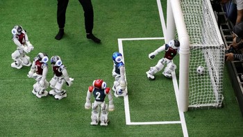Gol! Salah satu tim menjebol gawang lawan. (Foto: Jason Lee/Reuters) 