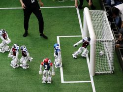 Gol! Begini Serunya Robot Main Sepakbola