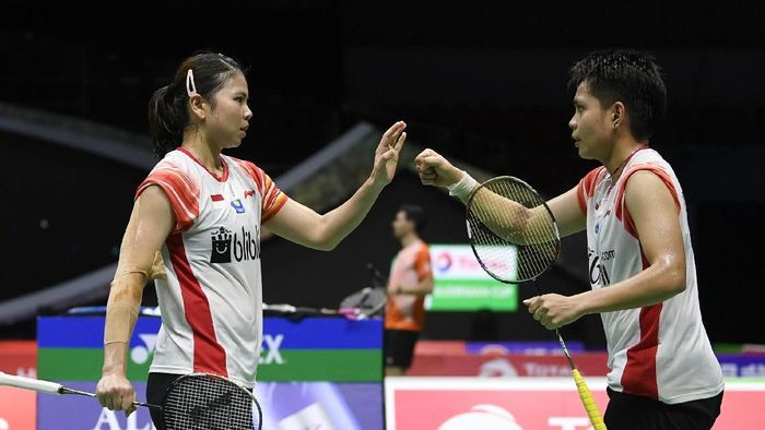 Greysia Polii/Apriyani Rahayu usai kalahkan pasangan Inggris (ANTARA FOTO/Wahyu Putro A) Greysia Polii/Apriyani Rahayu usai kalahkan pasangan Inggris (ANTARA FOTO/Wahyu Putro A)