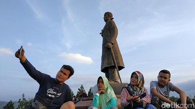 Asyiknya Ngabuburit di Monumen Jenderal Sudirman Pacitan