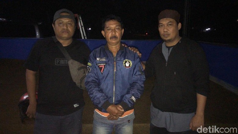Hakim Bacok Pemotor di Depan Rumahnya Gara-gara Knalpot Bising Hakim Bacok Pemotor di Depan Rumahnya Gara-gara Knalpot Bising
