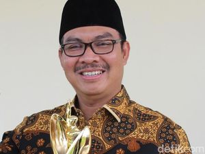 Bupati Hasto: Jihad Lawan Kebodohan Daripada Ikut People Power