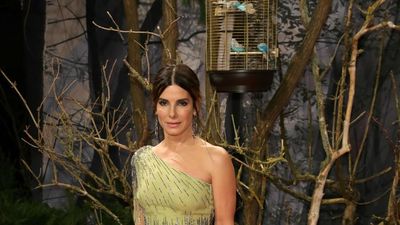 Sandra Bullock Muncul di Publik Abis Hilang Setahun