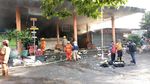 Penampakan Asap Tebal di Kebakaran Pasar Kosambi