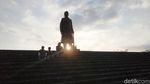 Asyiknya Ngabuburit di Monumen Jenderal Sudirman Pacitan