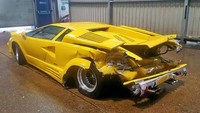 Lamborghini Countach berwarna kuning produksi tahun 1988 itu saat ini berada di Inggris. Foto: Istimewa