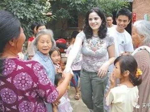 Viral, Cerita Bule Cantik Dinikahi Satpam yang Tak Bisa Bahasa Inggris