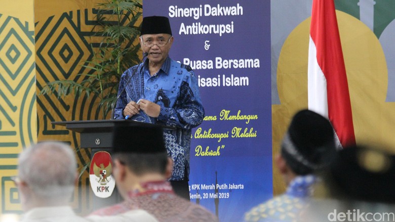 Ketua KPK: Pegawai Undang UAS Diperiksa Semata Terkait Tak Patuhi Pimpinan Ketua KPK: Pegawai Undang UAS Diperiksa Semata Terkait Tak Patuhi Pimpinan