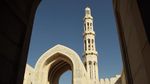 Terpesona Keindahan Masjid Agung Sultan Qaboos di Oman