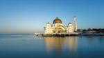 Masya Allah! Masjid Terapung di Selat Malaka yang Unik dan Cantik