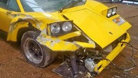 Melihat kondisinya, mobil ini akan sangat sulit untuk diperbaiki menjadi seperti sedia kala seperti masa jayanya. Foto: Istimewa
